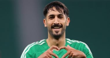 تحديان يؤجلان مفاوضات الأهلي مع يزن النعيمات لتعويض غياب وسام أبو علي في 2025