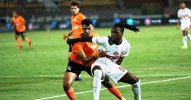 الزمالك يضغط وفاركو يحافظ على التعادل السلبي بعد مرور 30 دقيقة.. صور