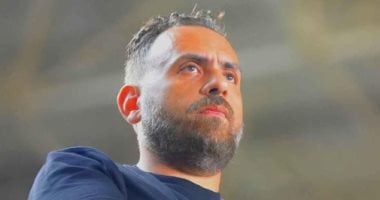 جون إدوارد يفضل متابعة مباريات الزمالك من المدرجات بدلًا من الجلوس على مقاعد البدلاء في 2025