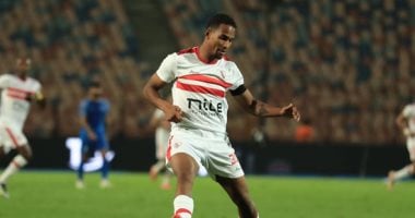سيف الجزيري يشجع الزمالك في مواجهة فاركو من مدرجات استاد السلام 2025
