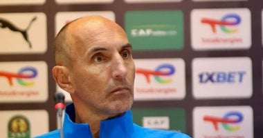 يورتشيتش يتولى قيادة بيراميدز من المدرجات أمام المصري بعد طرده في مواجهة الإسماعيلي 2025