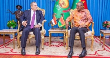 سفير مصر في بوركينا فاسو.. حضور 1000 مشجع يشجعون منتخب الفراعنة ضد الخيول